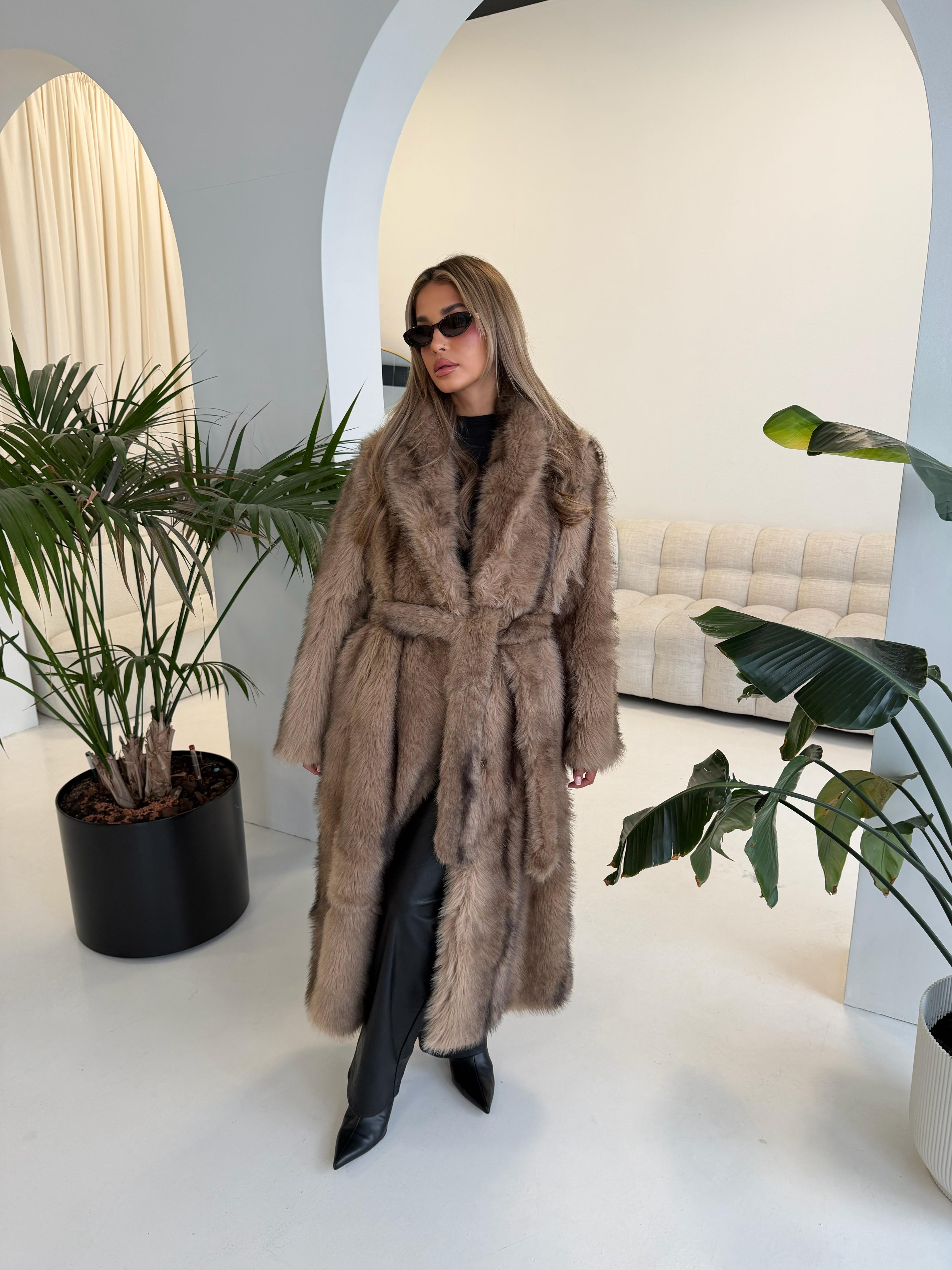 Faux fur coat Beige