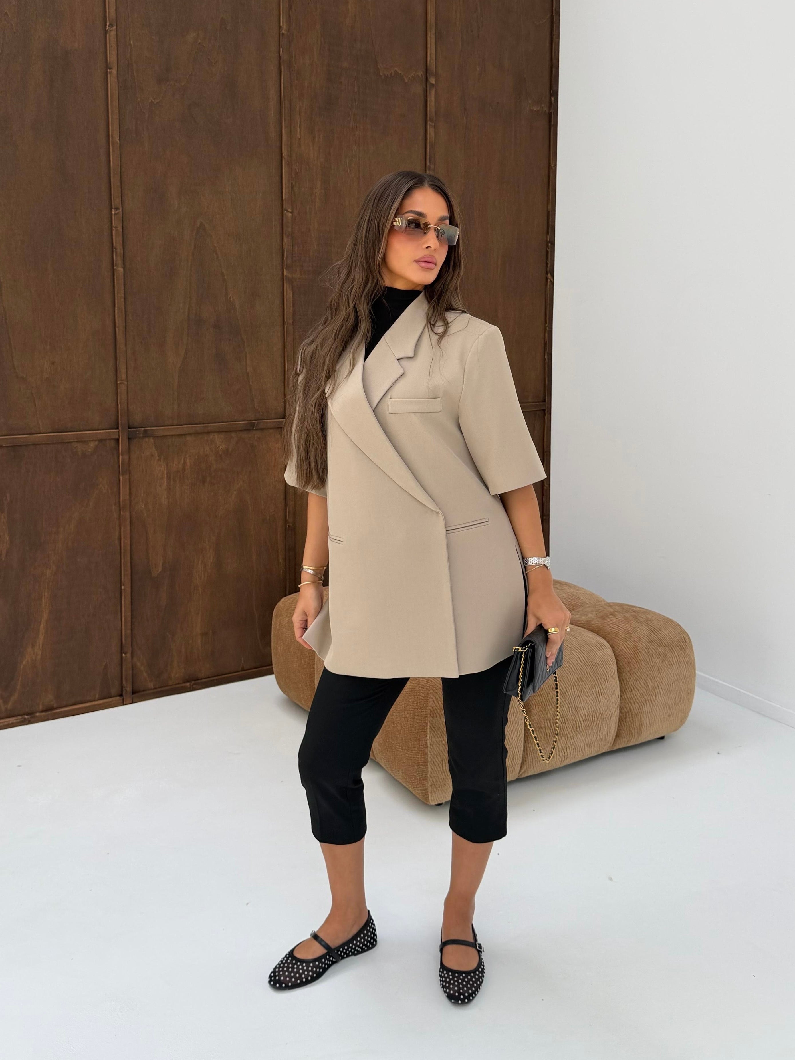 Chic short blazer | Creme