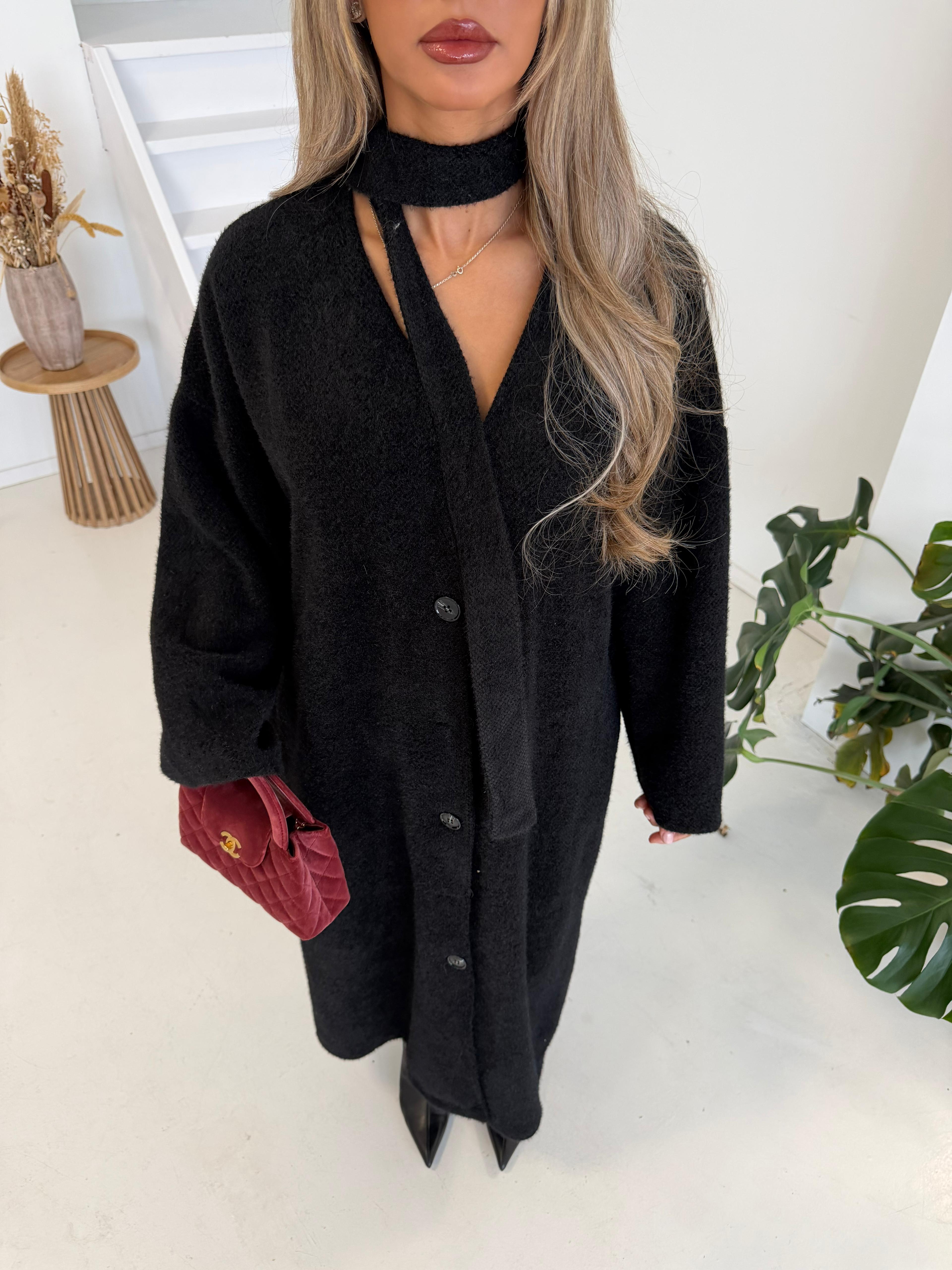 Lorin | Black