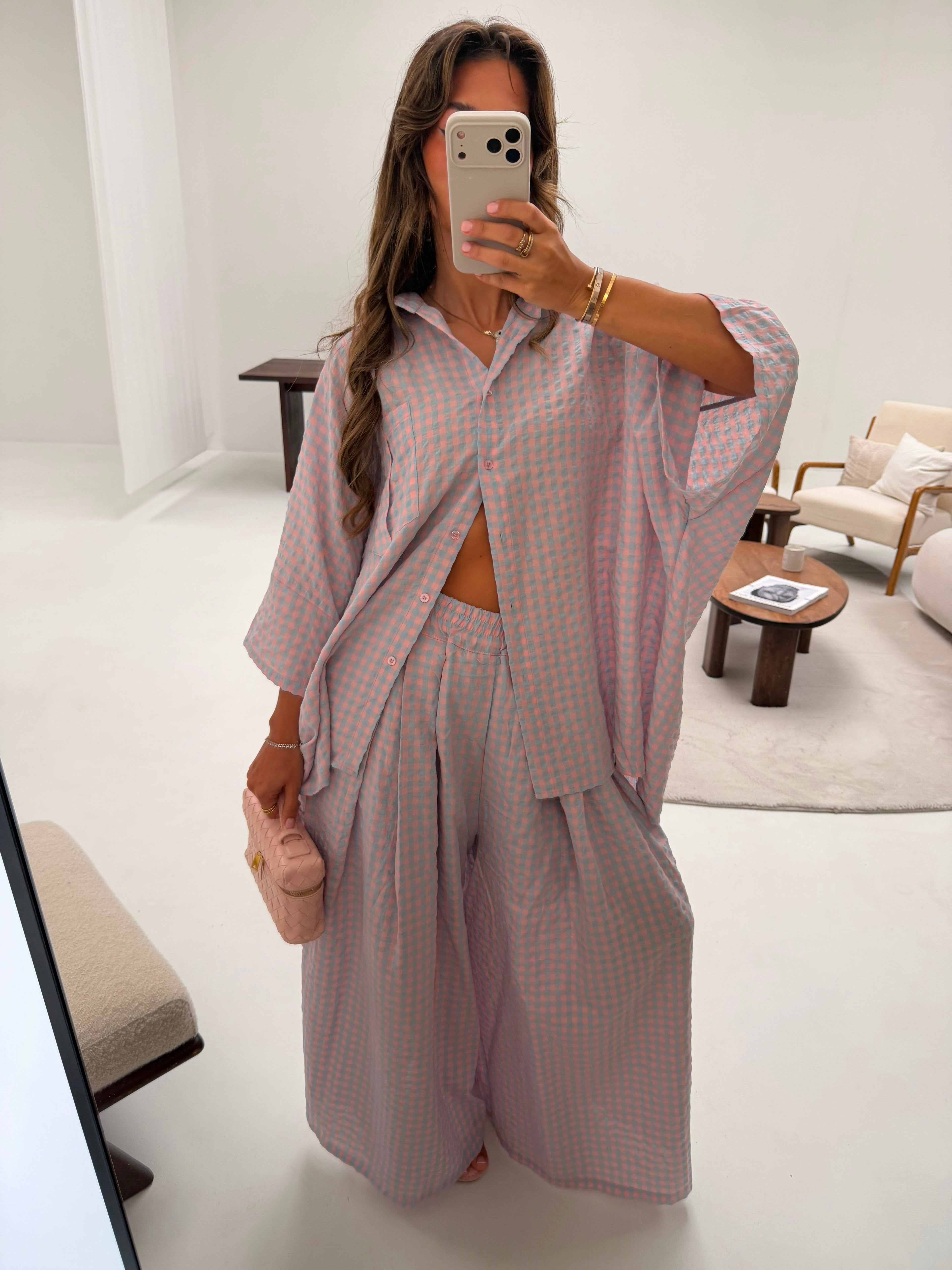 Lola Pink Blue
