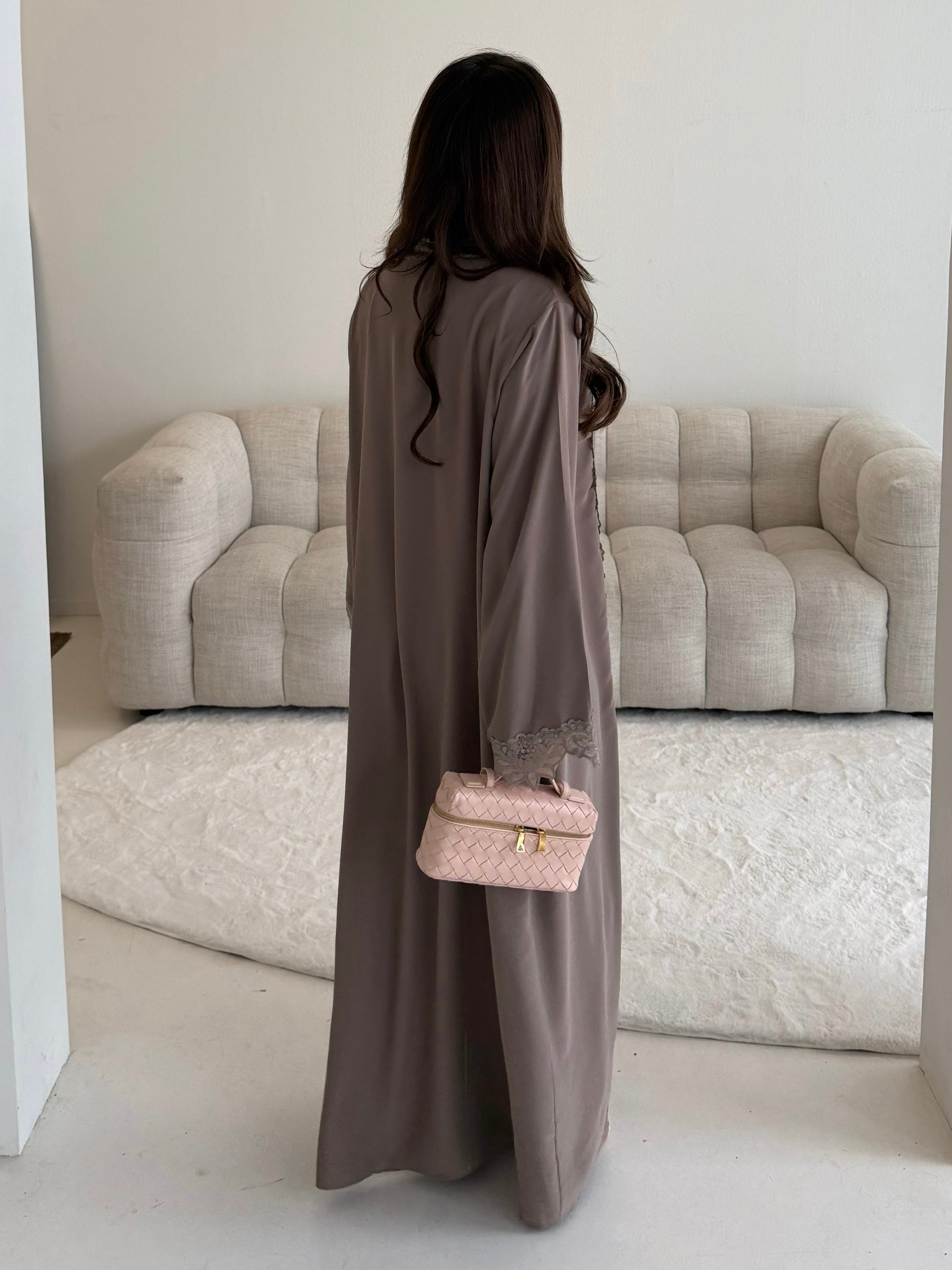 Abaya lace taupe