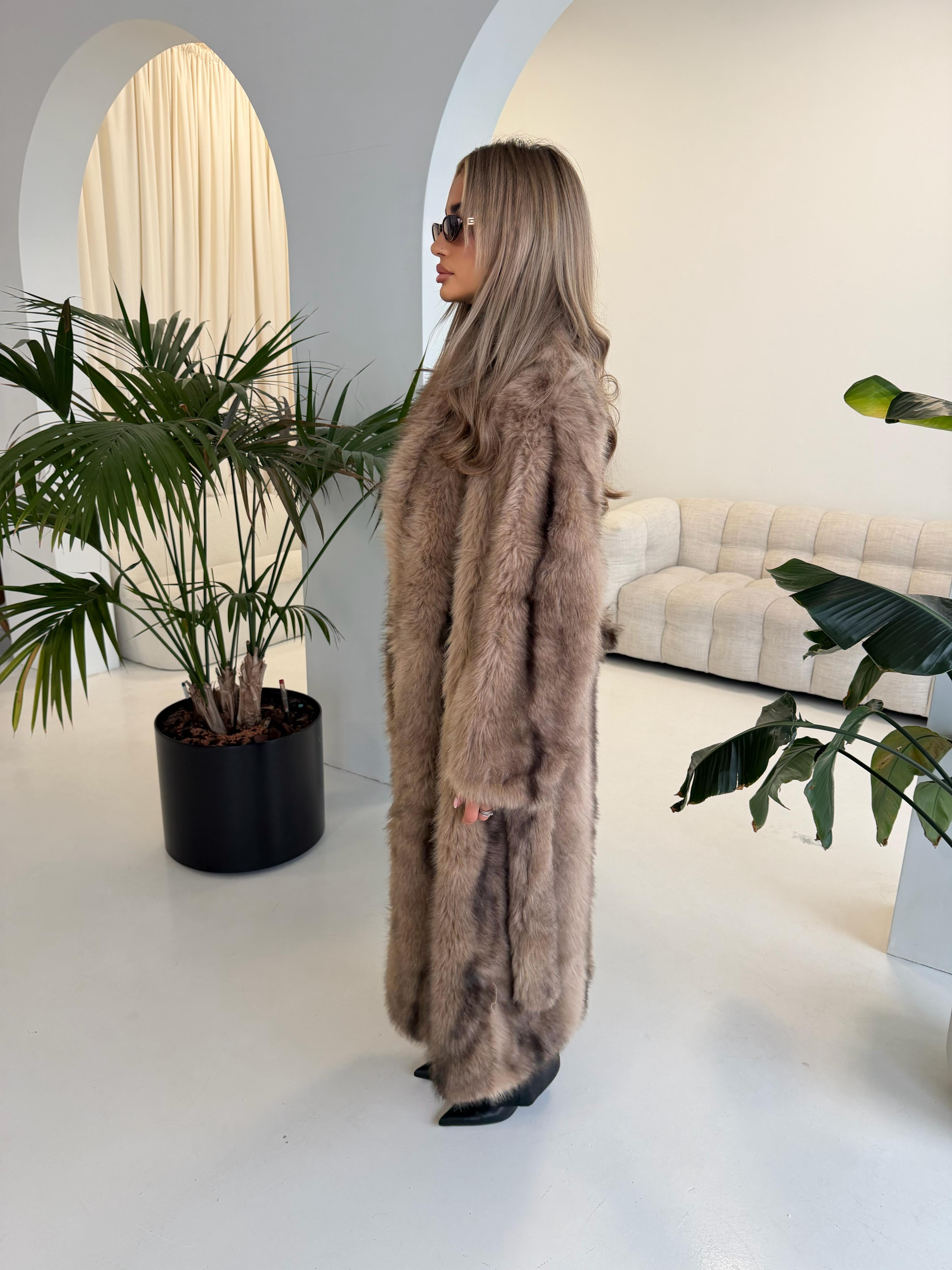 Faux fur coat Beige