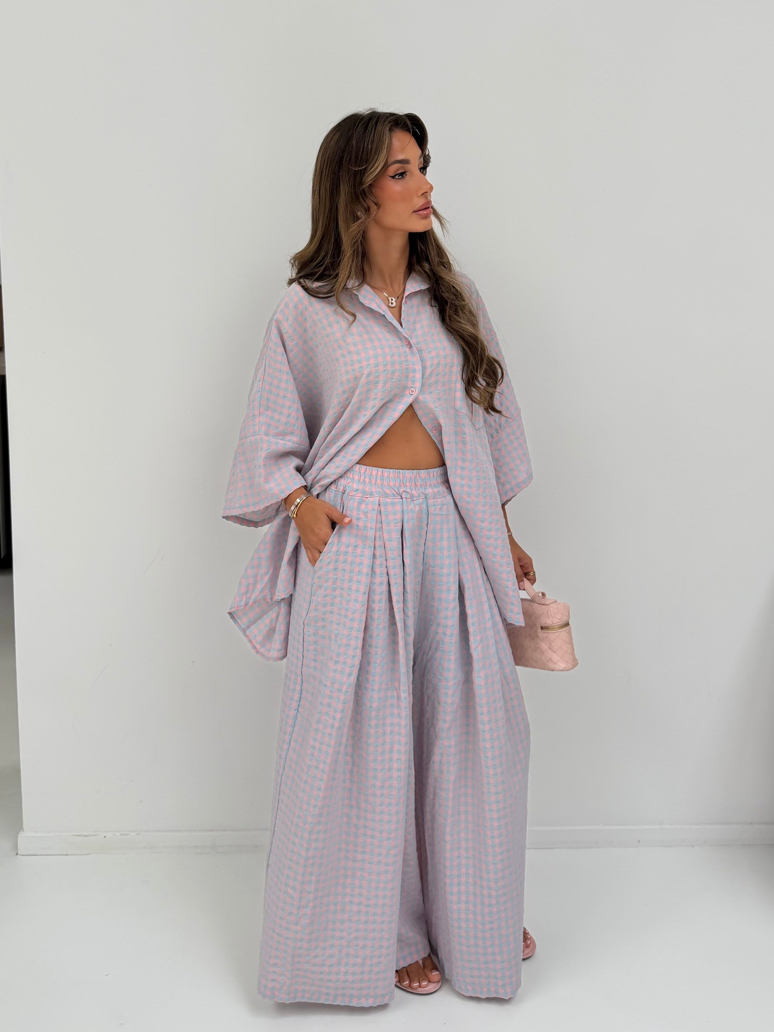 Lola Pink Blue