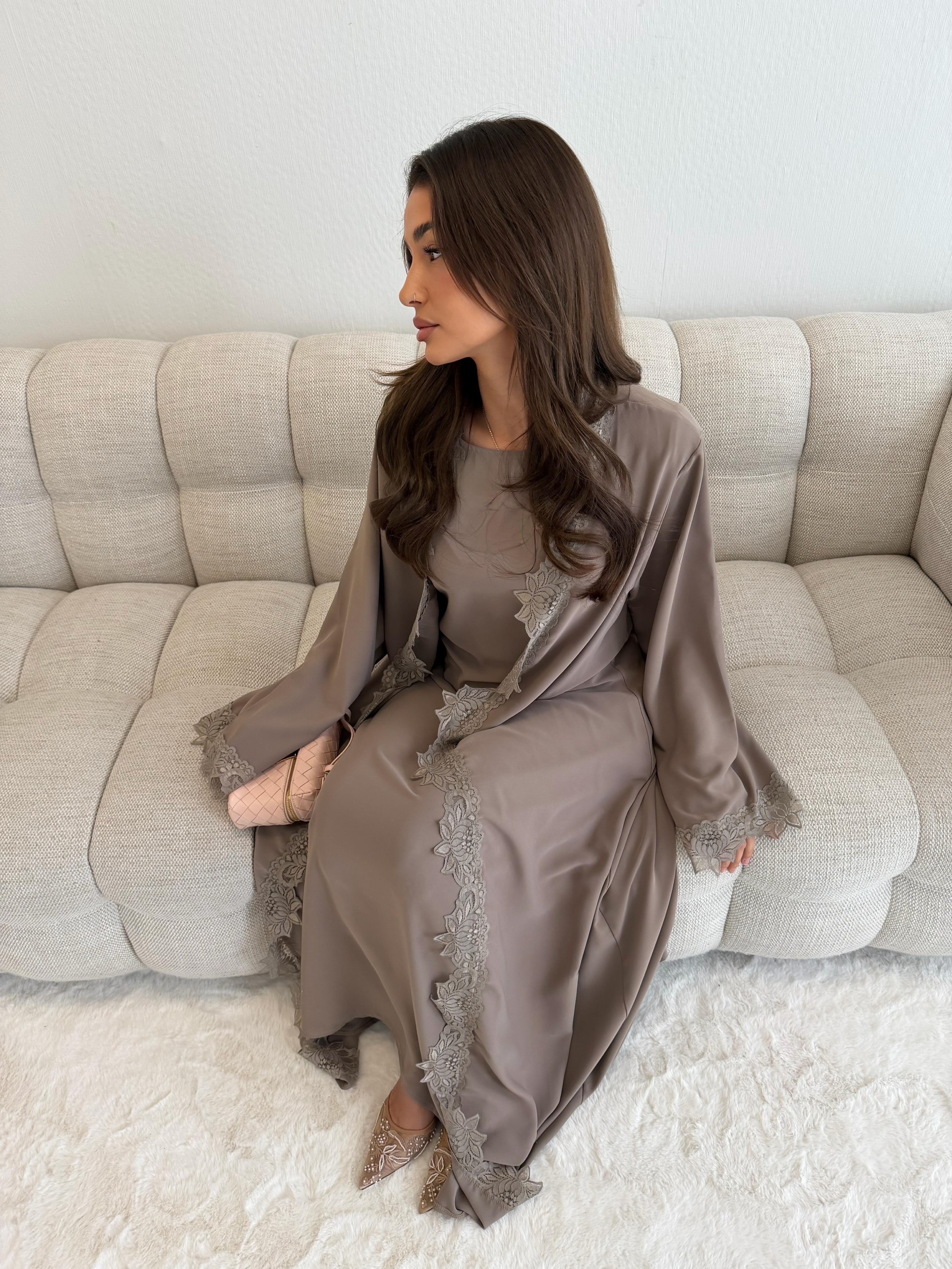 Abaya lace taupe