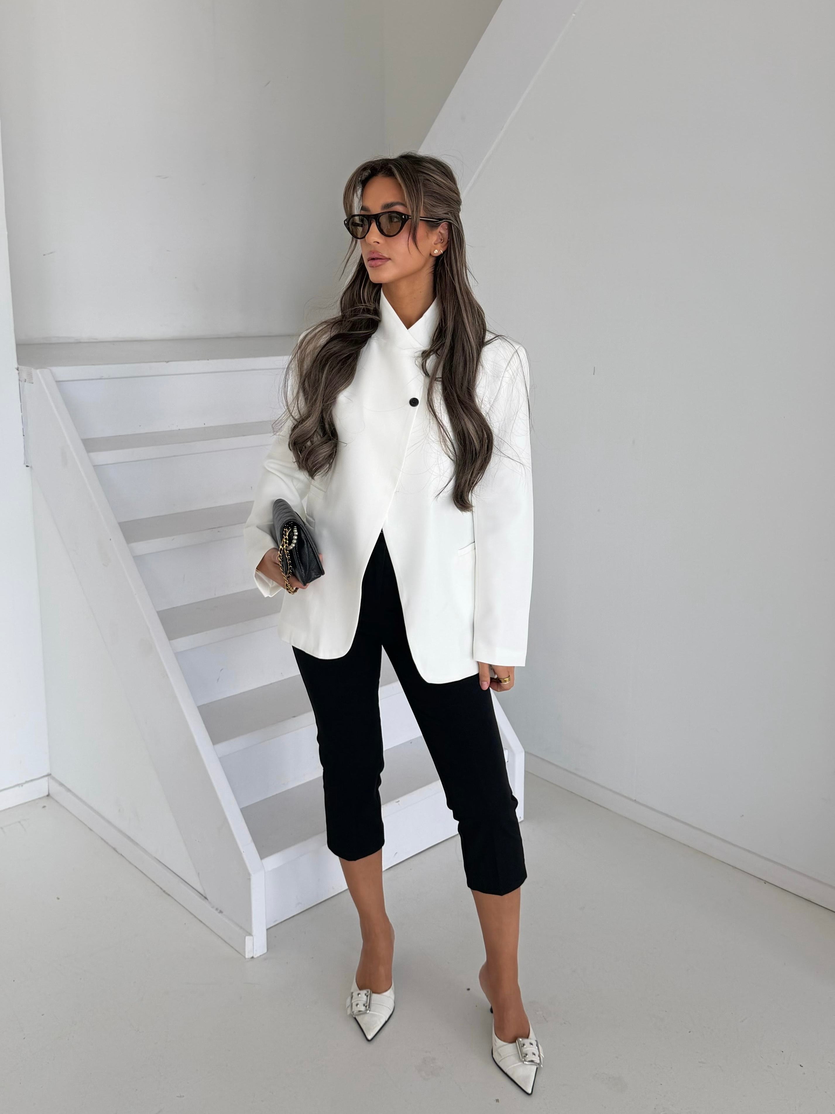Blazer button white