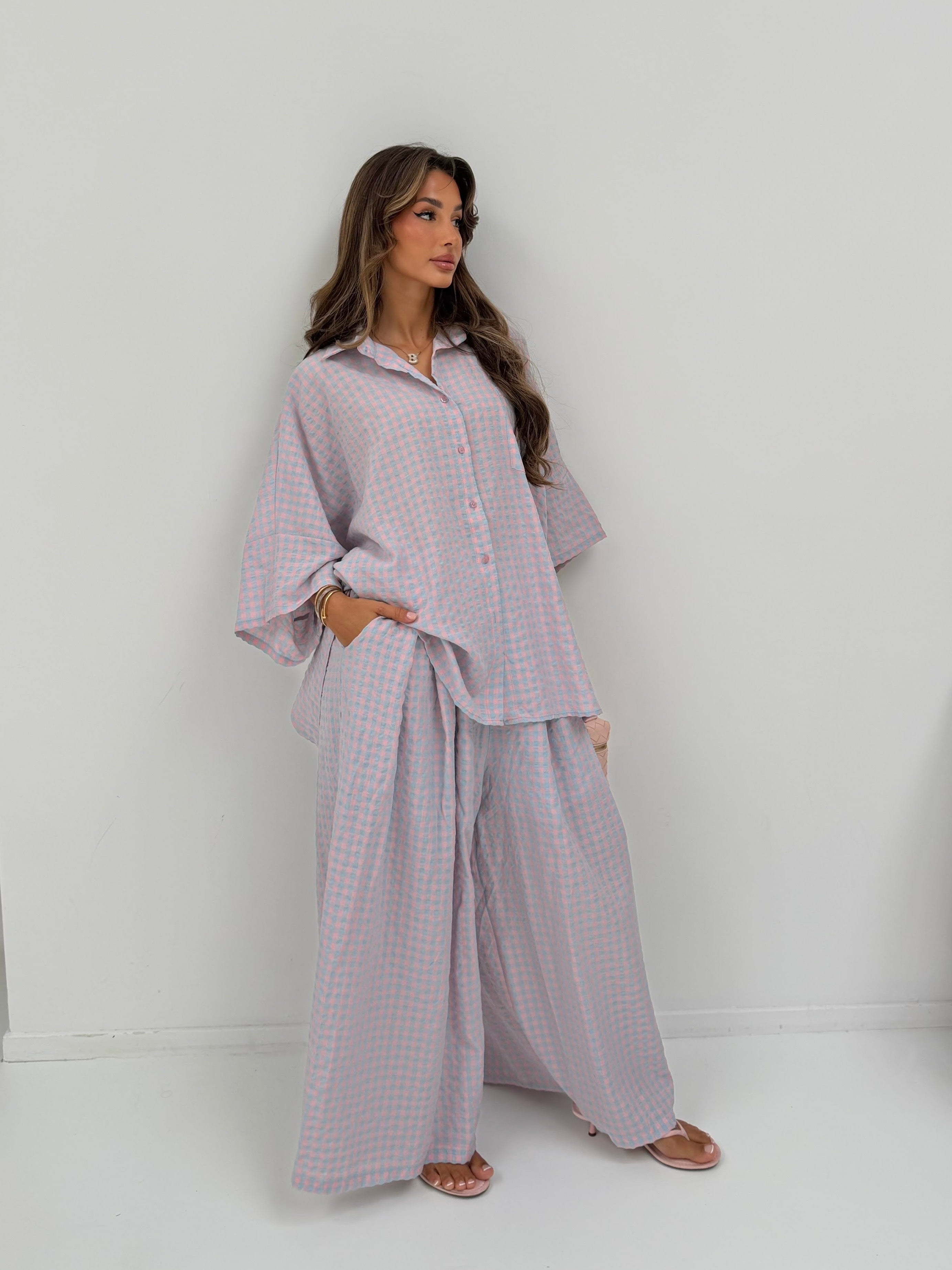 Lola Pink Blue