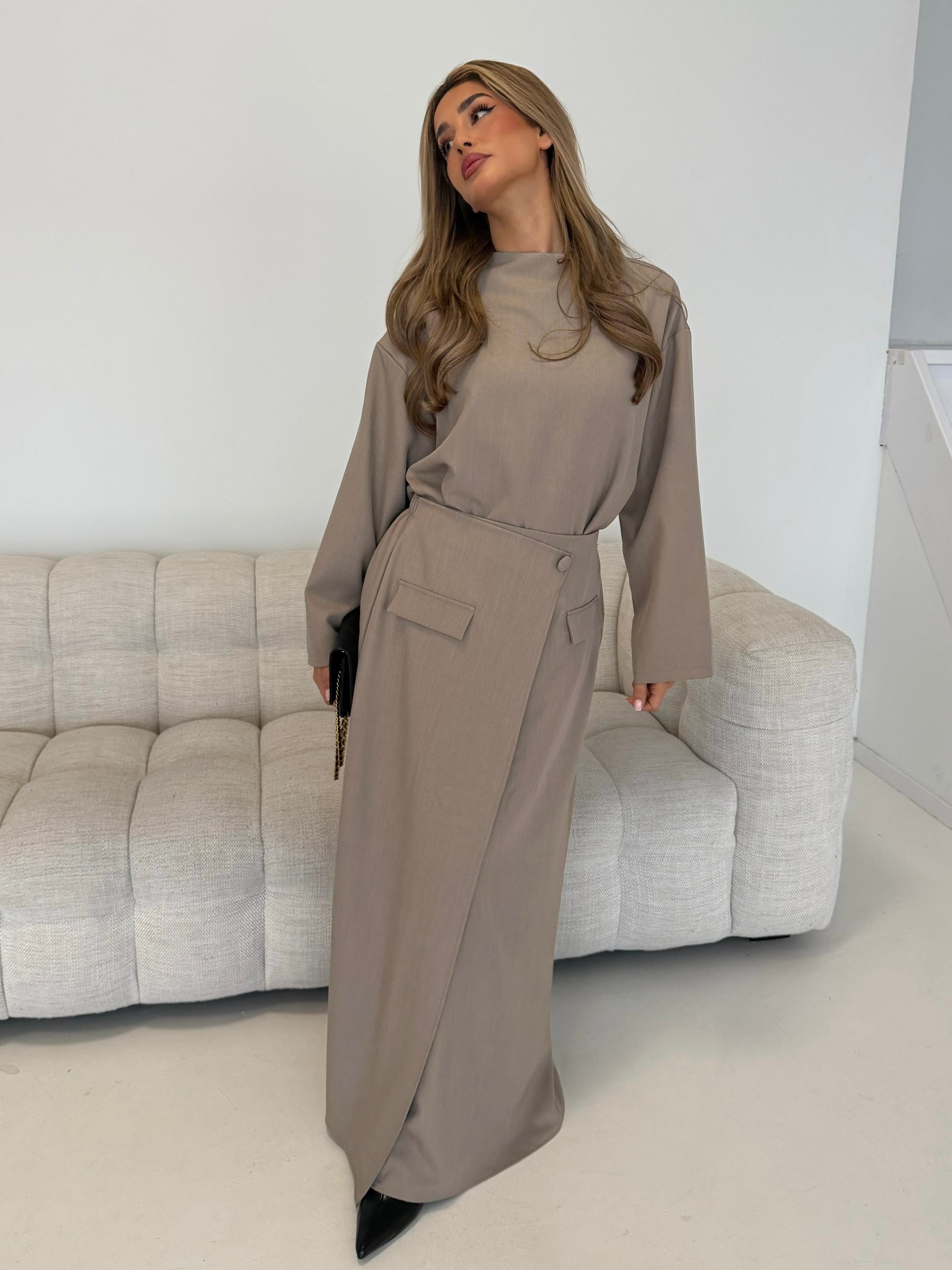 Bescheidenheid | Taupe