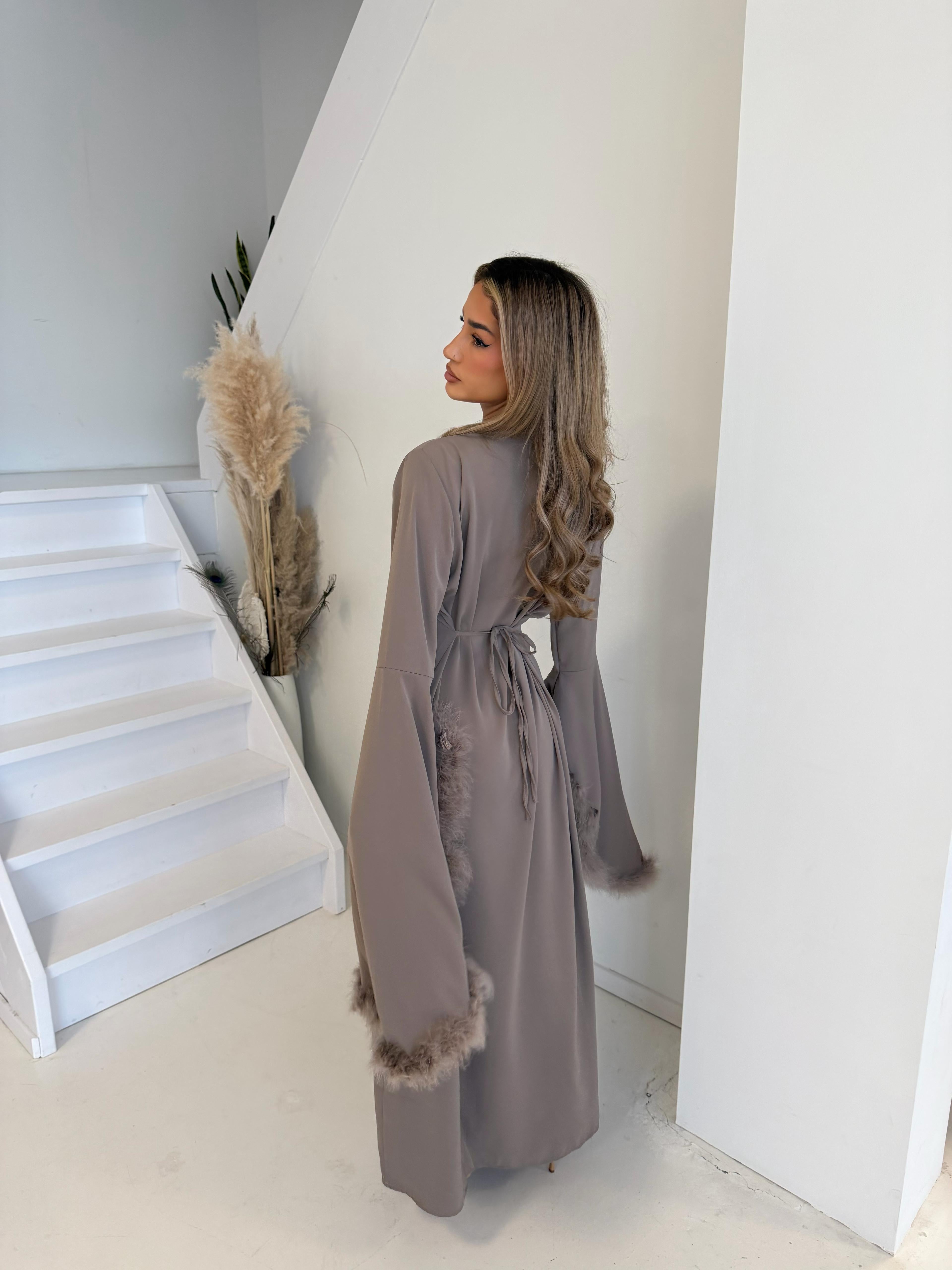 Jurk met veren | Taupe