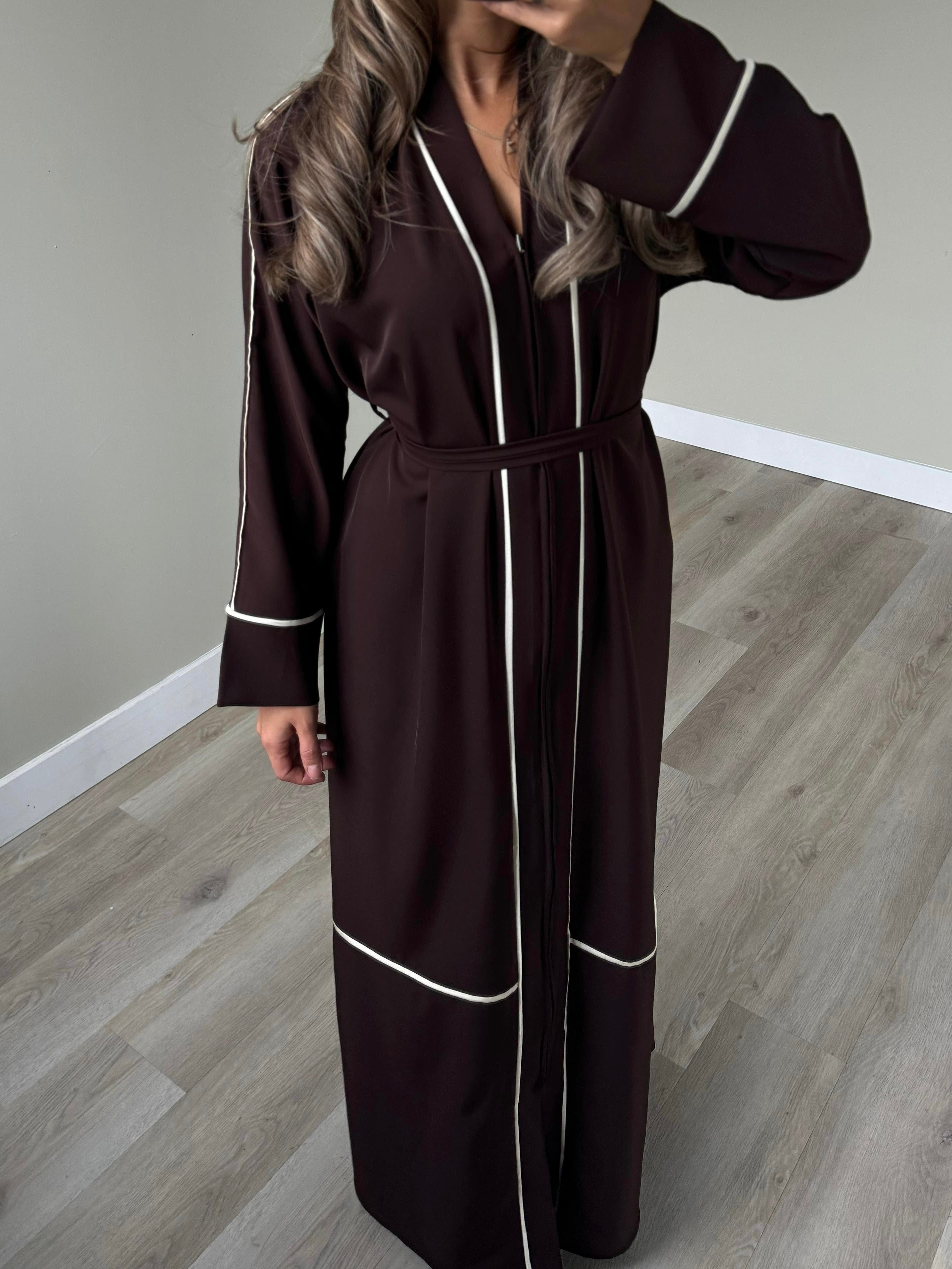 Abaya stripe detail