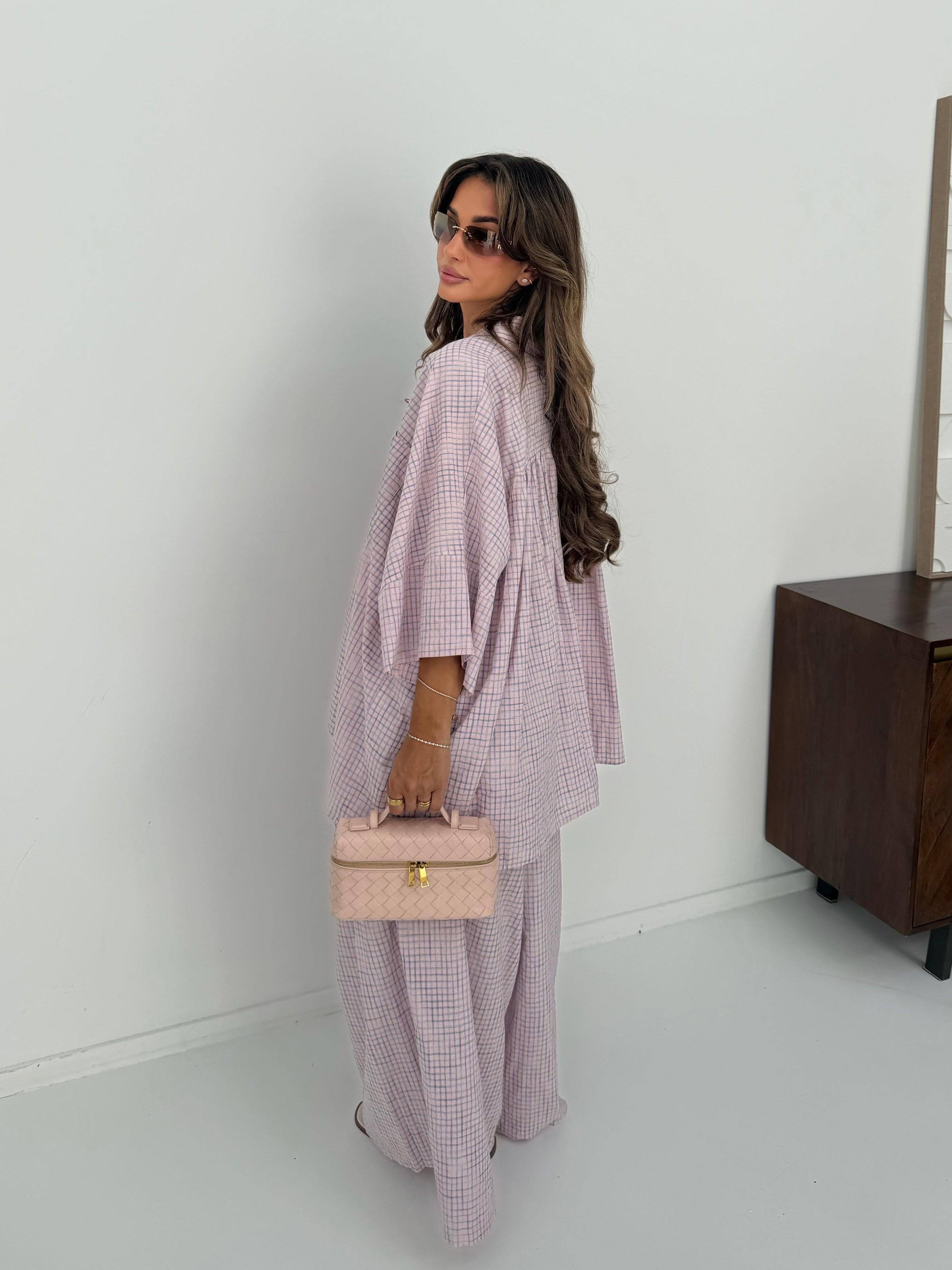 Pink Lola (PRE ORDER)