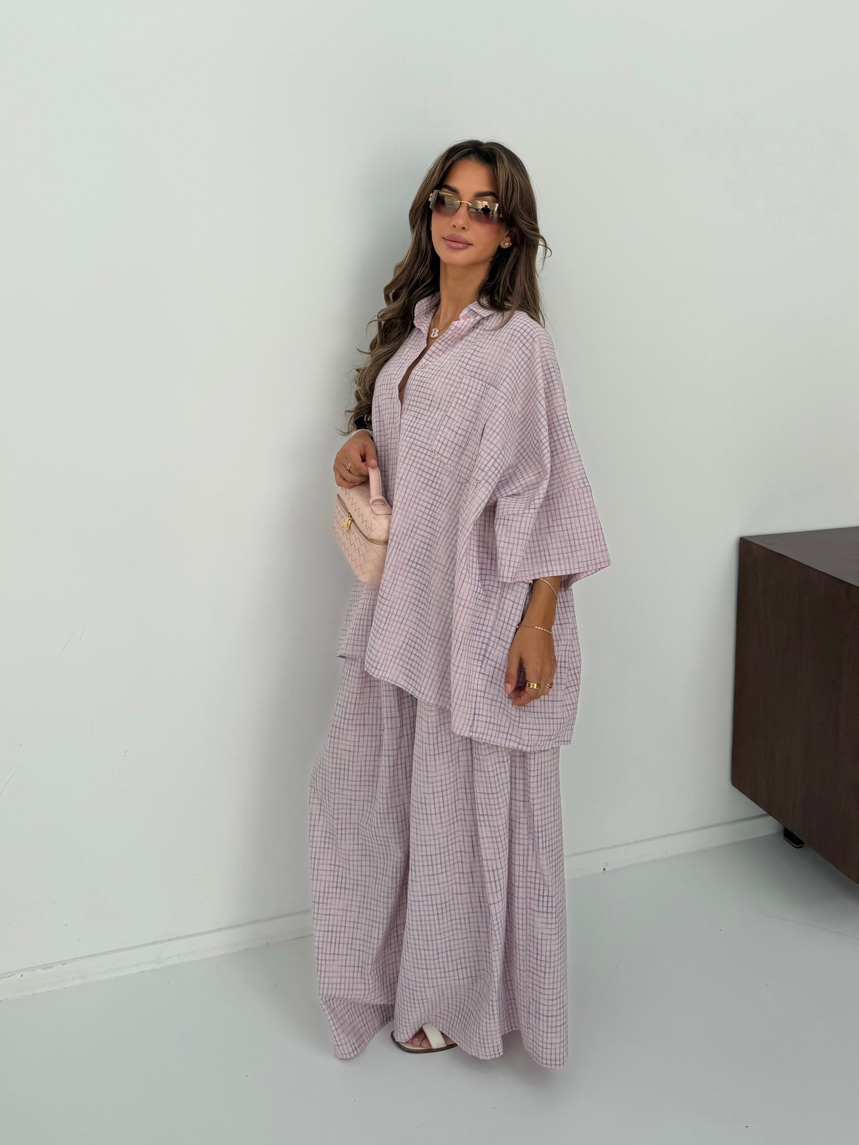 Pink Lola (PRE ORDER)