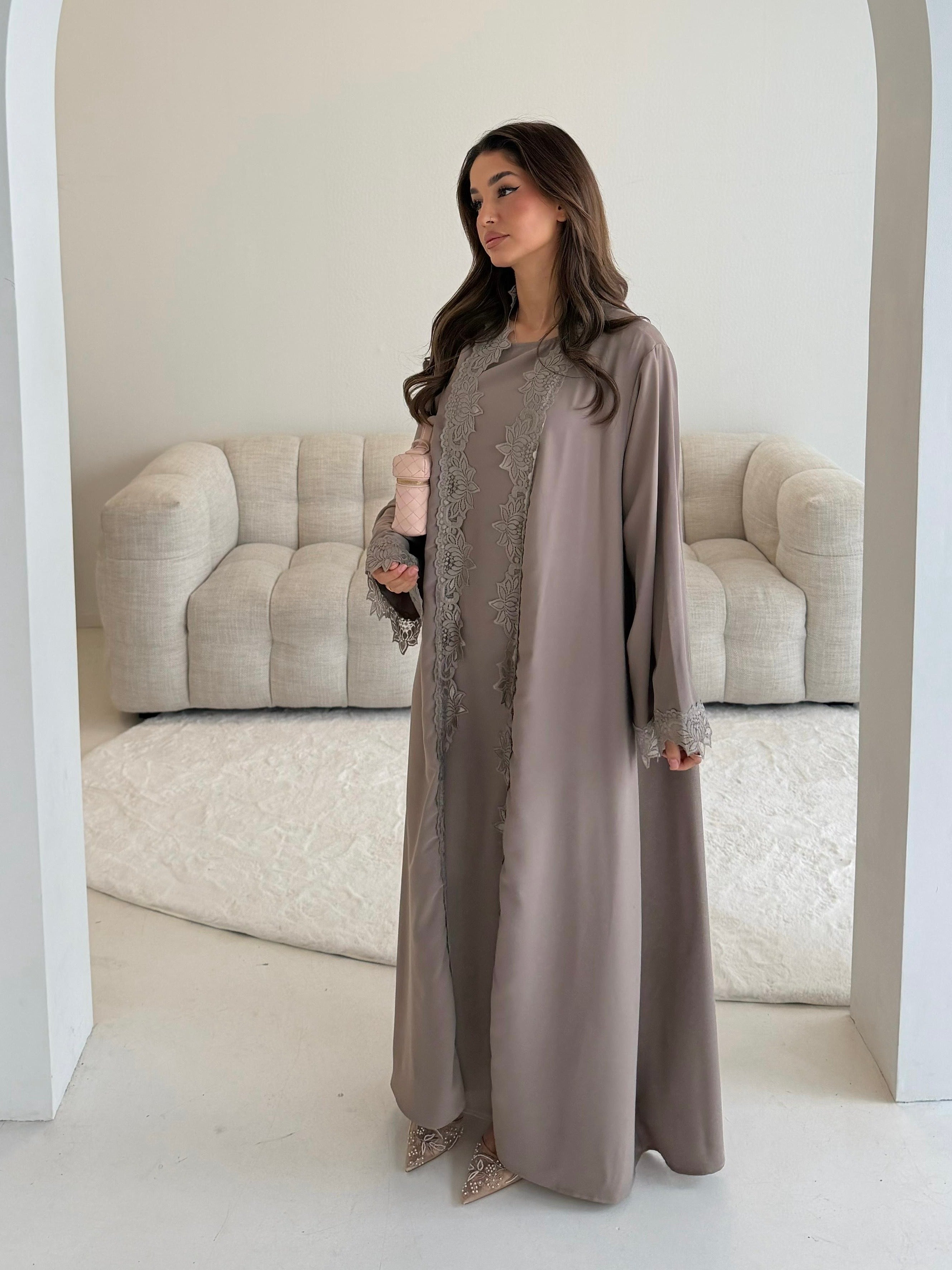 Abaya lace taupe