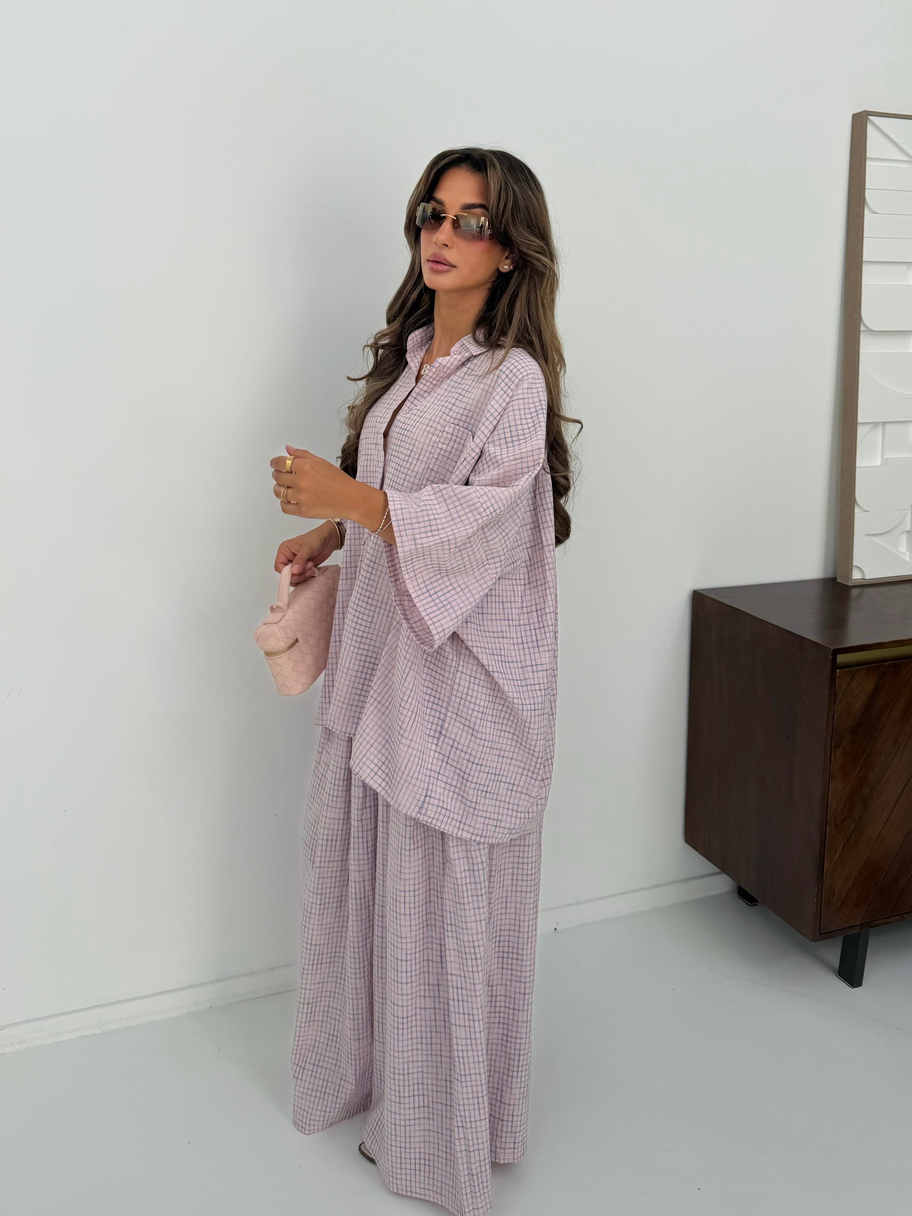 Pink Lola (PRE ORDER)