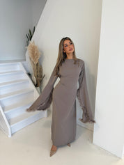 Jurk met veren | Taupe