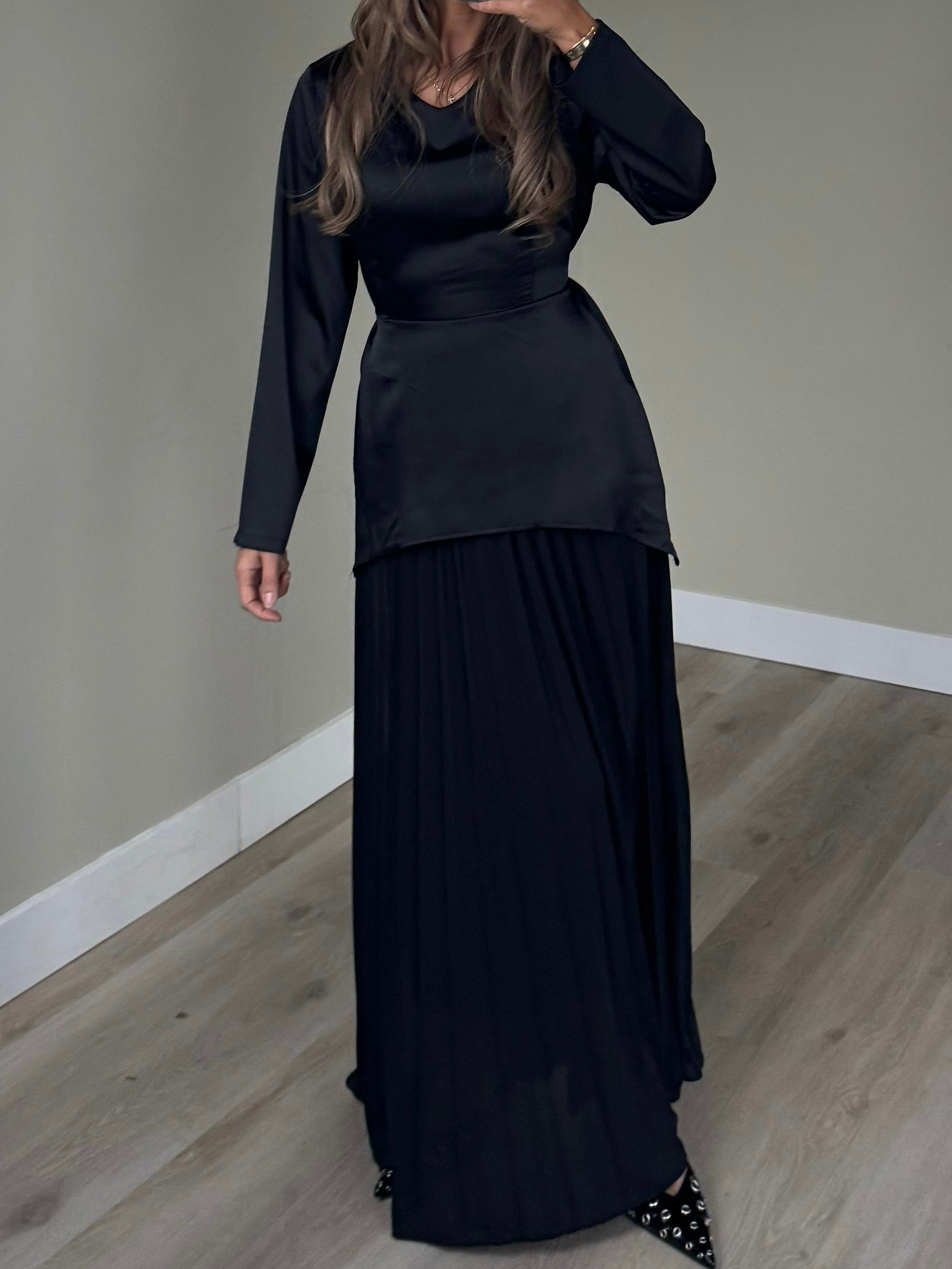 Satin ruffle dress black