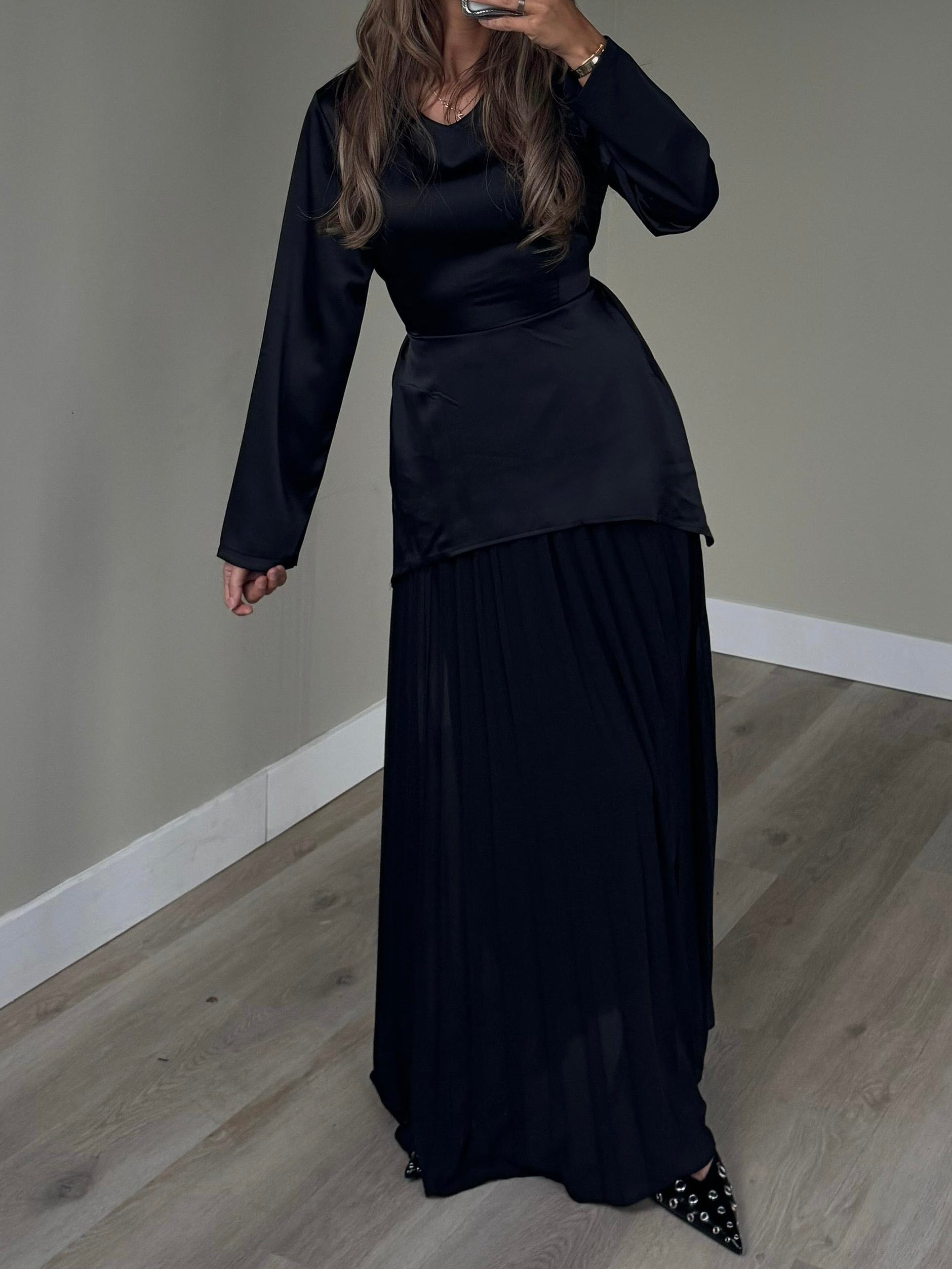 Satin ruffle dress black