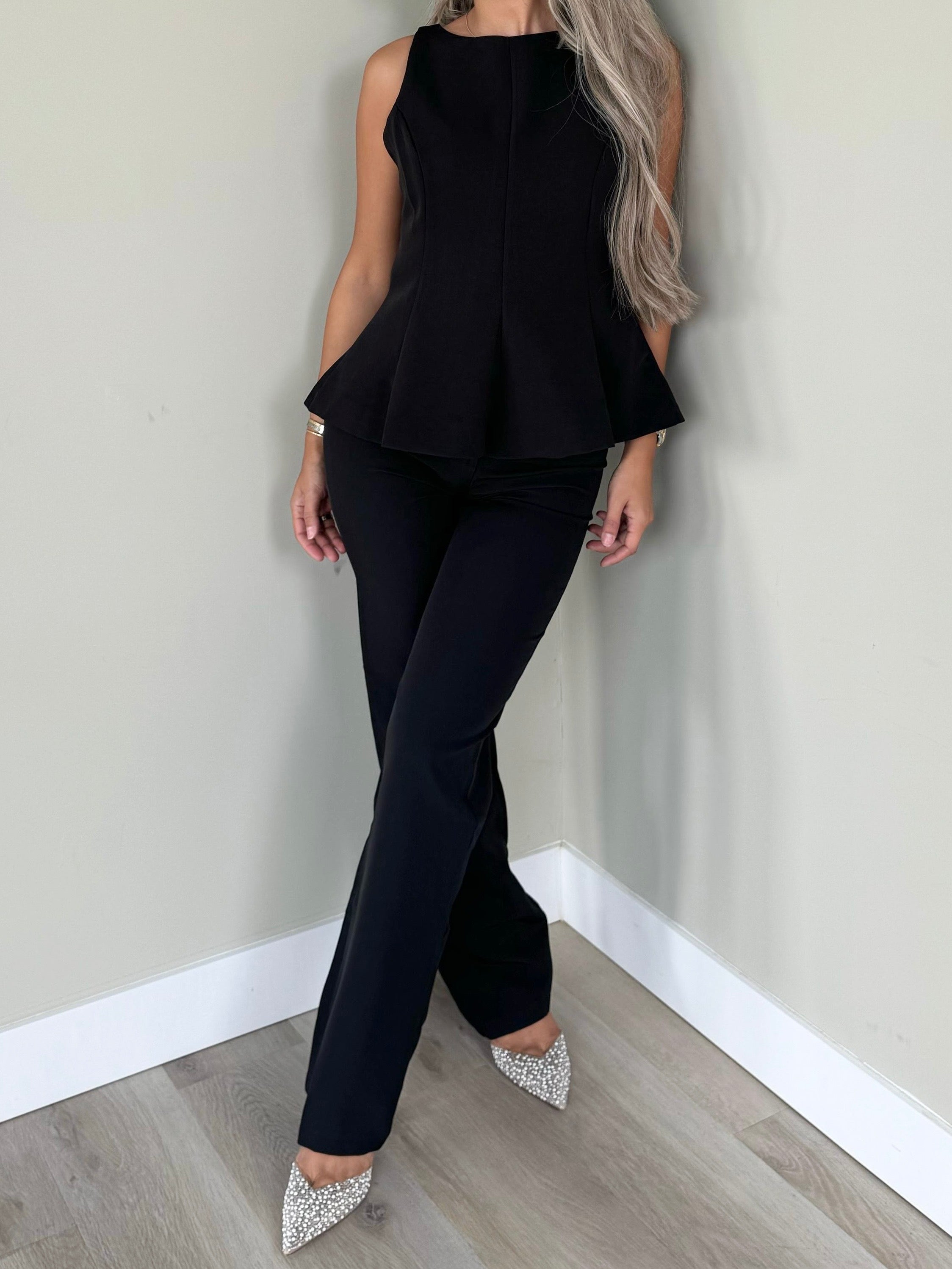 Straight leg trousers black